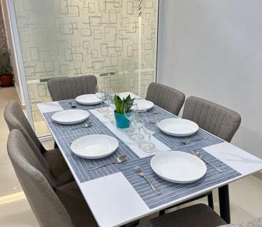 Bandar Tun Razak House | Corner Homestay with Garden and Private Parking