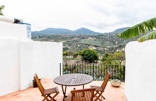 Albunuelas Cottage | Cosy restored rural house