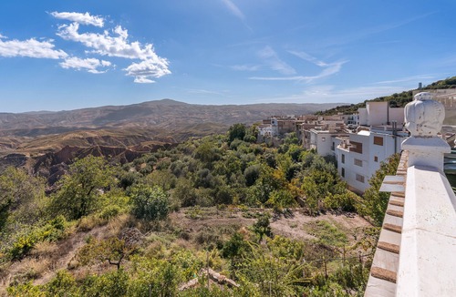 Yegen House | Country House 'Casa Mamica Rosario' with Mountain View, Private Terrace and Wi-Fi