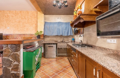 Las Molineras House | Country House 'Cortijo Pinsapo' with Mountain View, Wi-Fi and Air Conditioning