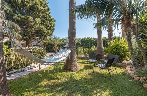 Motril House | Country House 'El Amanecer' with Mountain View, Wi-Fi and Air Conditioning