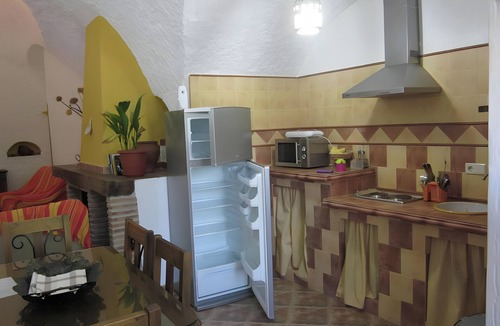 Fonelas House | Country House 'El Olivo' with Shared Pool, Wi-Fi and Air Conditioning