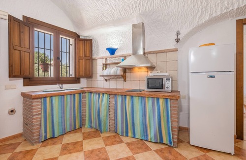 Benalua de Guadix House | Country House 'La Higuera' with Mountain View, Wi-Fi and Air Conditioning