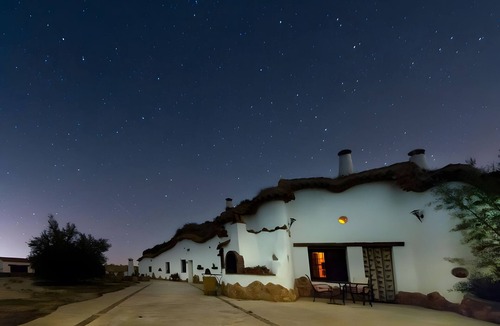 Benalua de Guadix House | Country House 'Los Cerezos' with Shared Pool, Wi-Fi and Air Conditioning