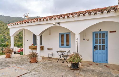 Lujar Villa | Country House 'The Tack Room' with Mountain View, Shared Pool and Wi-Fi