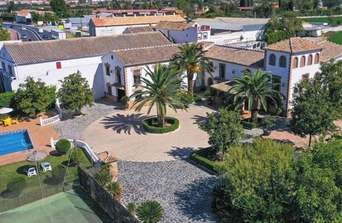 Granada Villa | Country house with Andalusian flavor located at the foot of the Sierra Nevada