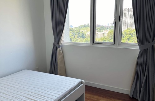 Mont Kiara Apartment | Cozy 3-bedroom, WiFi, Netflix ready