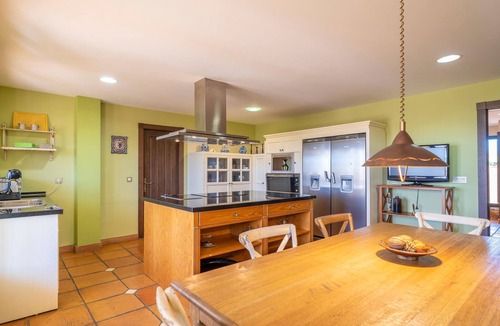 Otura House | Cozy home in Otura with kitchen