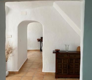 Cuevas del Campo House | Cueva de Ramón y Elvira