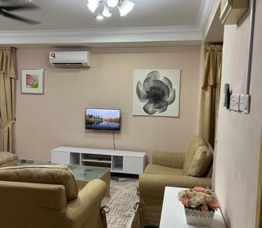 Seri Kembangan House | D’Lestari Homestay