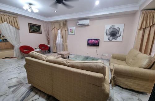 Seri Kembangan House | D’Lestari Homestay