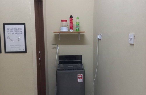 Shah Alam House | DC Garden Homestay 6 with Netflix, WiFi & Private Balcony in Shah Alam