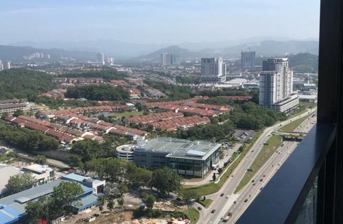 Seri Kembangan Apartment | De ONe HomeStay#Wifi#Netflix#Highfloor unit