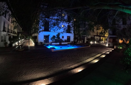 Velez de Benaudalla Apartment | Do you fancy skiing in the morning and relaxing on the beach in the afternoon?