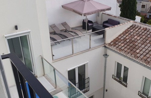 Central District Apartment | ecoSmart Apartments Living