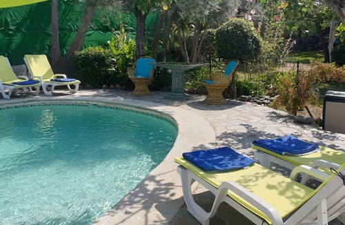 Orgiva Cottage | 'El Nido' Peaceful holiday cottage with private pool and gardens. Dog friendly.