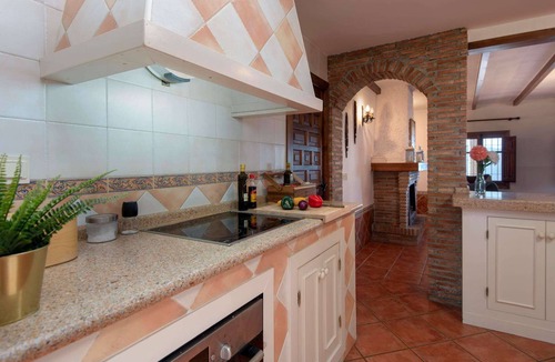 Carataunas Villa | El Sabuco - Four Bedroom Villa, Sleeps 8