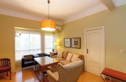 Figares Apartment | Elegant apartment in Granada by beBalmy
