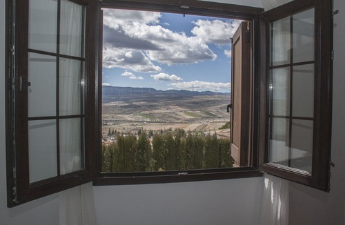 Padul Apartment | Elegant apartment with wonderful views next to Granada