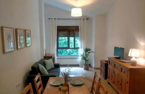 Pinos Genil Apartment | Encantador Apartamento cerca de Sierra Nevada y la Alhambra