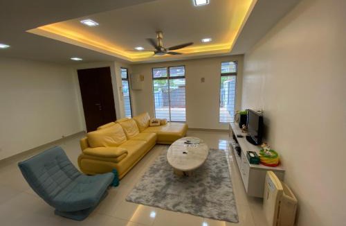 Seri Kembangan House | Entire Residential Home Jia Residences Bkt Serdang沙登温暖的家