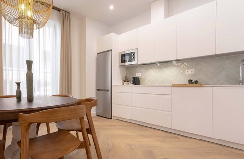 Granada City Center Apartment | Exclusive Apartment in City Center. Capiteles