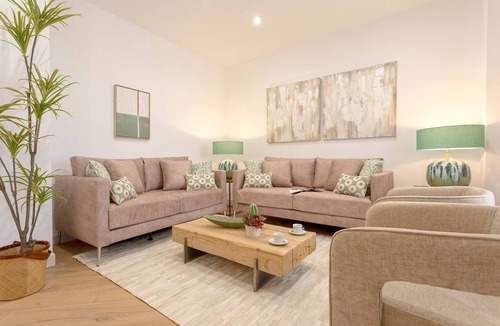 Granada City Center Apartment | Exclusive Apartment in City Center. Capiteles