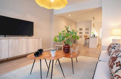 Figares Apartment | Exclusive apt 3rooms in Granada. Martinez Campos II