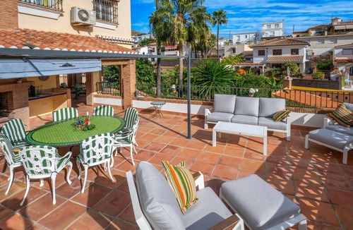 Almunecar Villa | Fab 6 bed villa with private pool 300m from beach