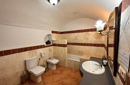 Benalua de Guadix Apartment | Family Cave for 4 people
