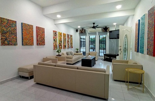 Cheras House | Forest Valley Homestay Bungalow for Family/Group Staycation/Gathering