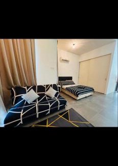 Damansara Perdana Apartment | Furr Empire Damansara studio free netflix wifi