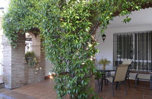 La Zubia Apartment | Garden apartment 5 minutes from Granada and the Alhambra!