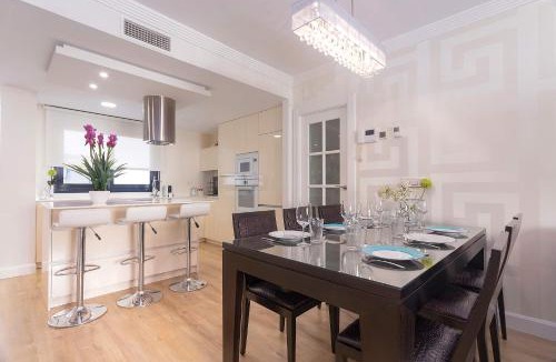 Camino de Ronda Apartment | Genteel Home Velazquez Granada