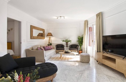 Albaicin Apartment | Glow and Elegant Apartment in Granada Center Free Parking