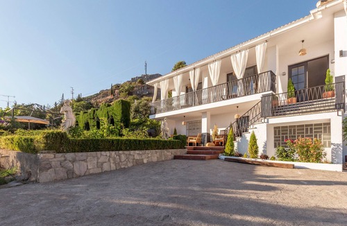 Niguelas House | Gorgeous home in Nigüelas with WiFi