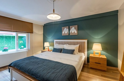 Ortakoy Apartment | Gorgeous House with Refreshing Garden in Besiktas