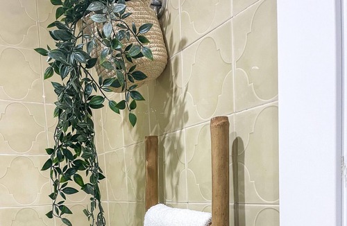 Angustias - Chana - Encina Apartment | H&H Suite El Mirlo