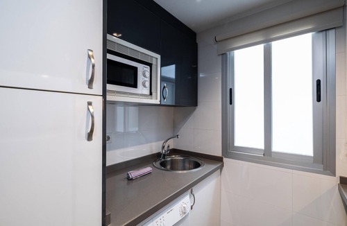 Central District Apartment | H2Granada old historic Solarium Terrace & Parking