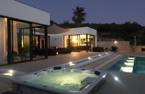 Jete Villa | Hill house Spain -villa casa blanca