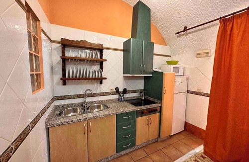 Benalua de Guadix Apartment | Holiday apartment with terrace
