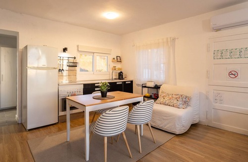 Itrabo Apartment | Holiday Estudio- Casita Las Golondrinas with Sea View, Pool & Wi-Fi