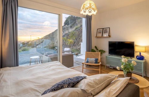 Itrabo Apartment | Holiday Estudio- Casita Las Golondrinas with Sea View, Pool & Wi-Fi