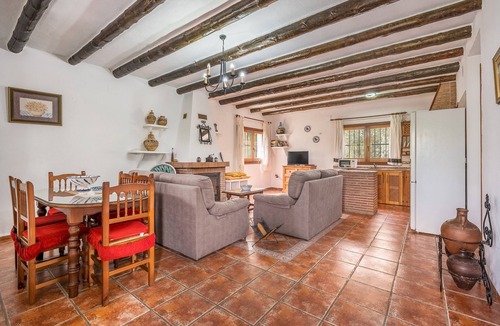 Orgiva House | Holiday Home 'Benizarte' with Mountain View, Wi-Fi and Air Conditioning
