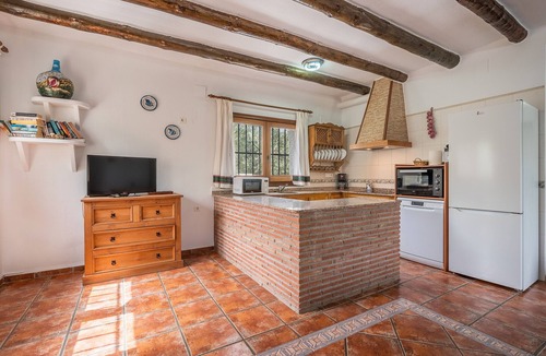 Orgiva House | Holiday Home 'Benizarte' with Mountain View, Wi-Fi and Air Conditioning