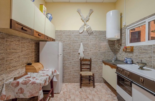 Granada House | Holiday Home "Casa Encarnacion" with Mountain View, Pool & Wi-Fi