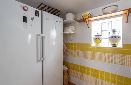 Almunecar House | Holiday Home 'Cortijo La Abuela' with Mountain View, Wi-Fi and Air Conditioning