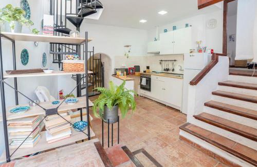 Sacromonte House | Holiday Home Cueva de Lindaraja by Interhome