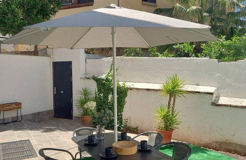 Cervantes House | Holiday Home 'House with Garden, Parking' with Mountain Views and Air Conditioning