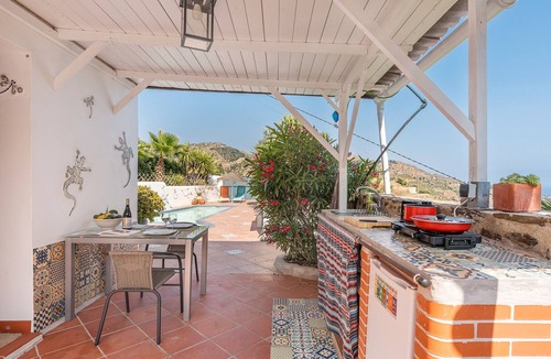 Almunecar House | Holiday Home 'La Alamea' with Sea View, Private Pool and Wi-Fi
